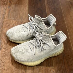 Yeezy Boost Sesame Sneakers size 5 women’s authentic